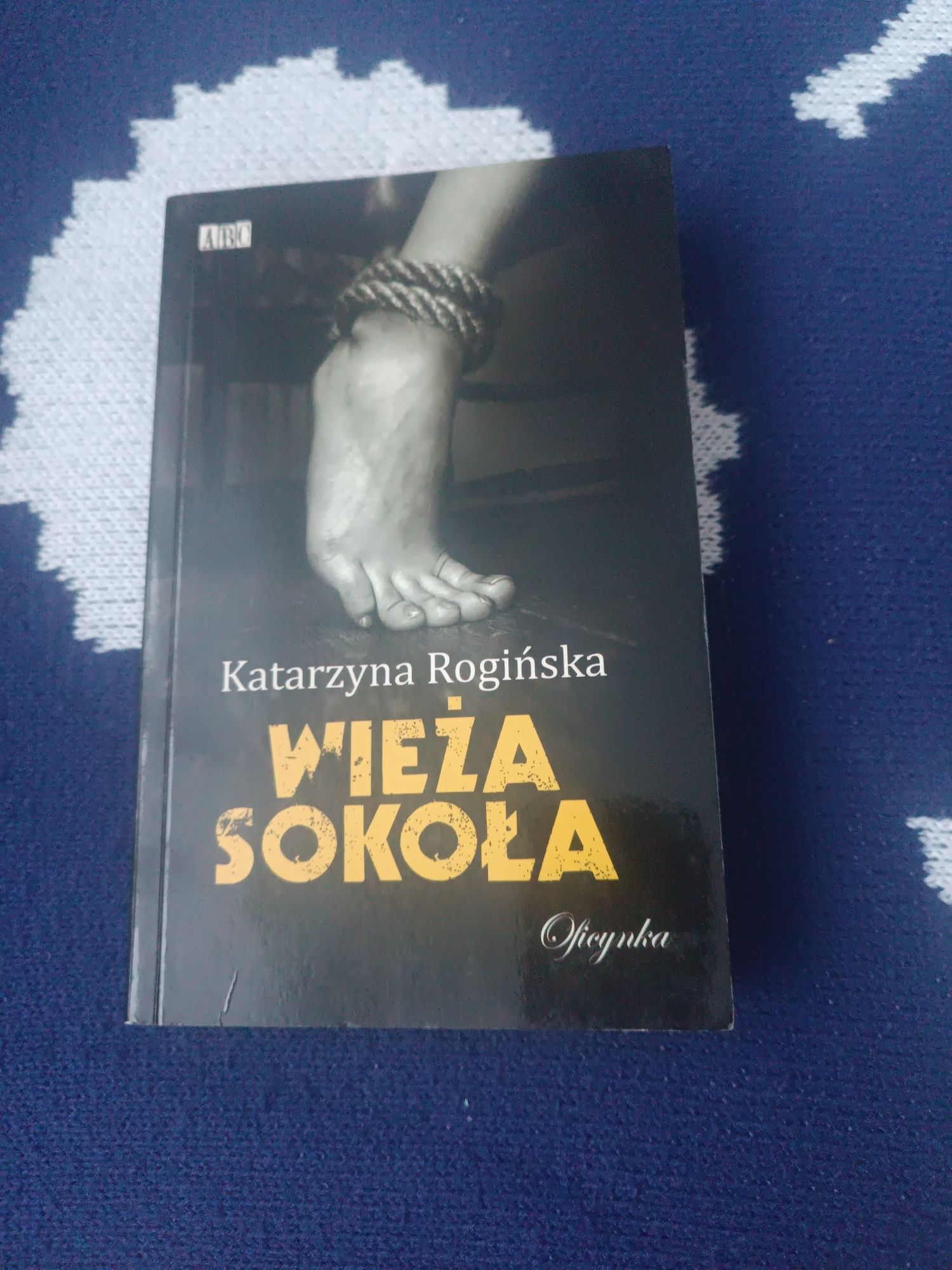 Wieża sokoła, Katarzyna Rogińska