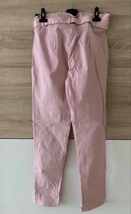 Różowe zwężane spodnie 3/4 rozmiar S
