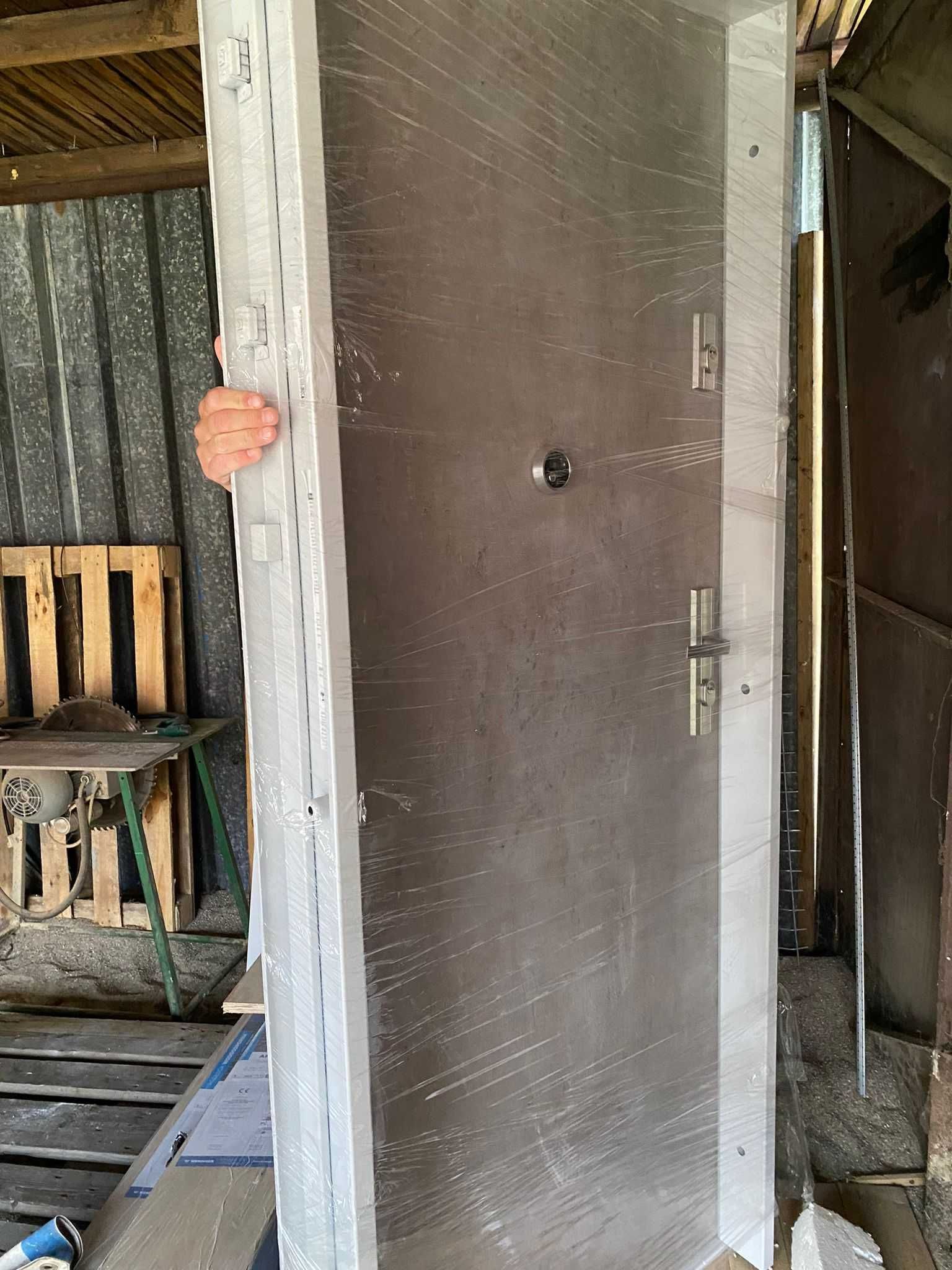 Drzwi zewnętrzne firmy Porta prawe 80.