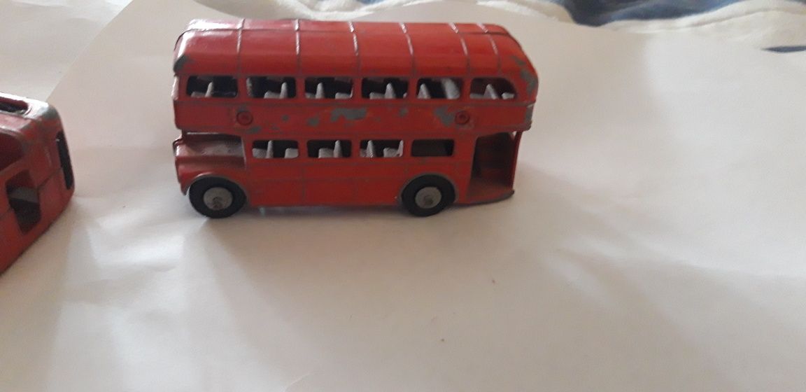 Conjunto de 2 Autocarros em Metal Antigos