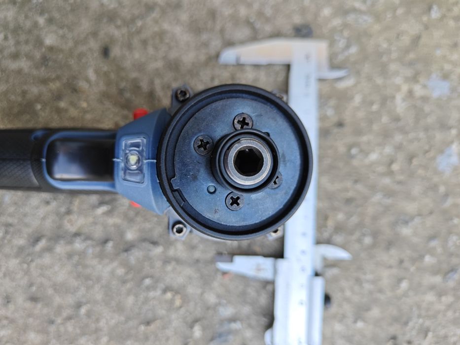 Дуже компактний безщітковий шуруповерт під акумулятори makita 18в