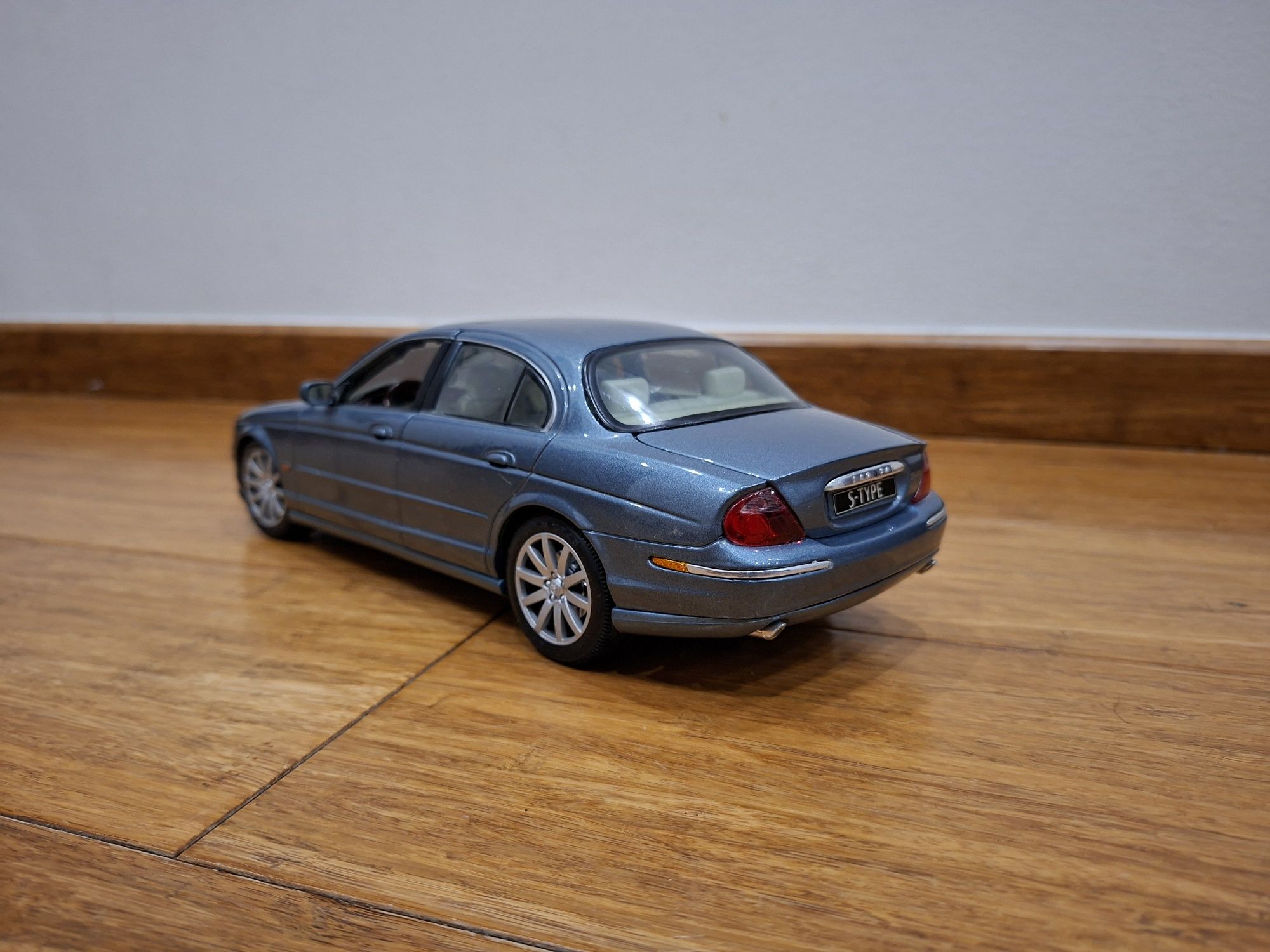 Model Maisto Jaguar S-Type 1:18