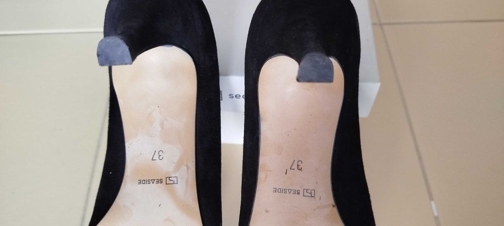 Sapatos senhora pretos em camurça NOVOS