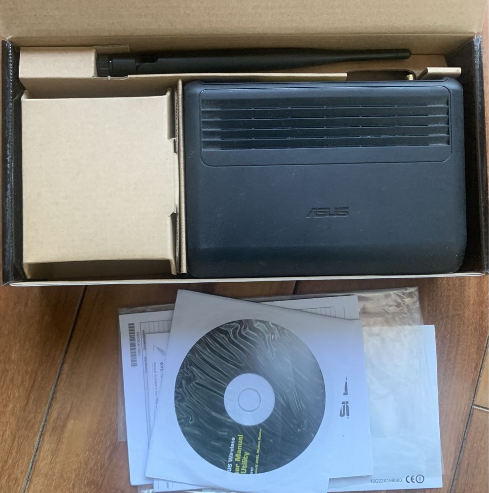ADSL модем и роутер Wi Fi Asus DSL-N10