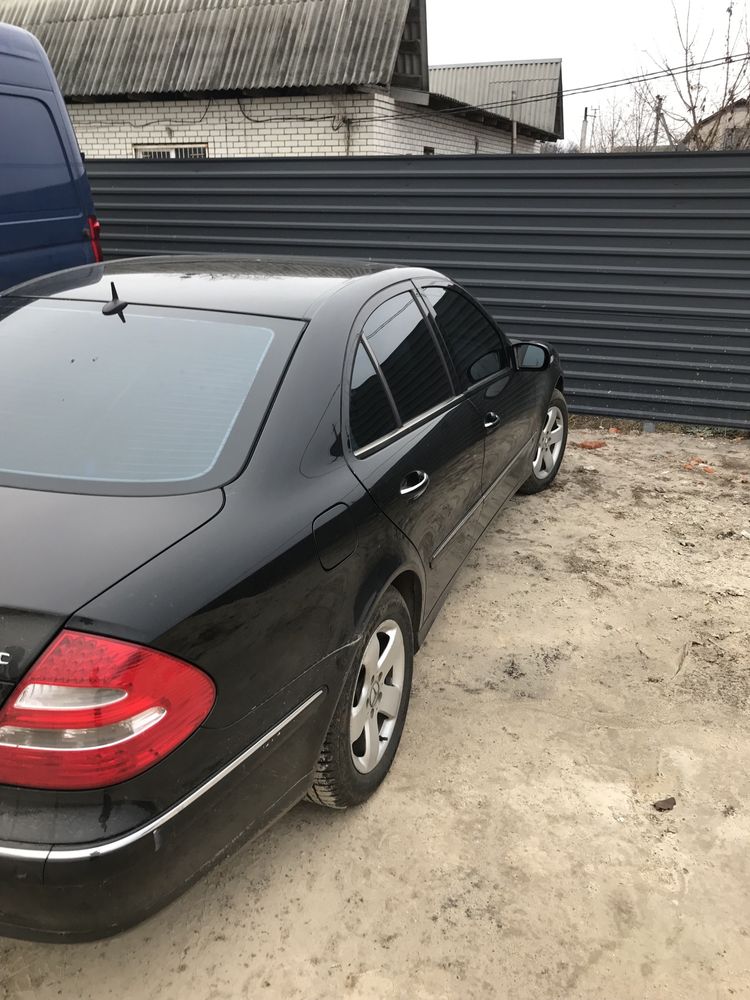 Продам mersedes e 320 4 matic