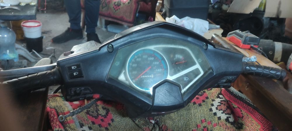 Голова, приборна панель, скутера 150сс.