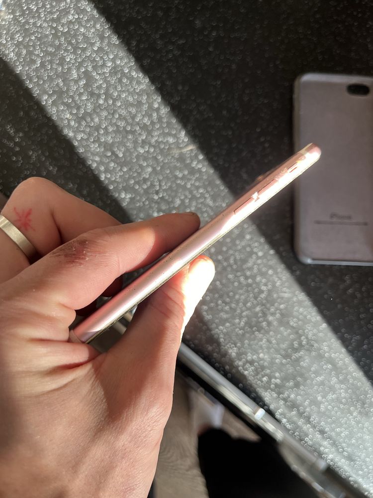 Iphone 6s розовый