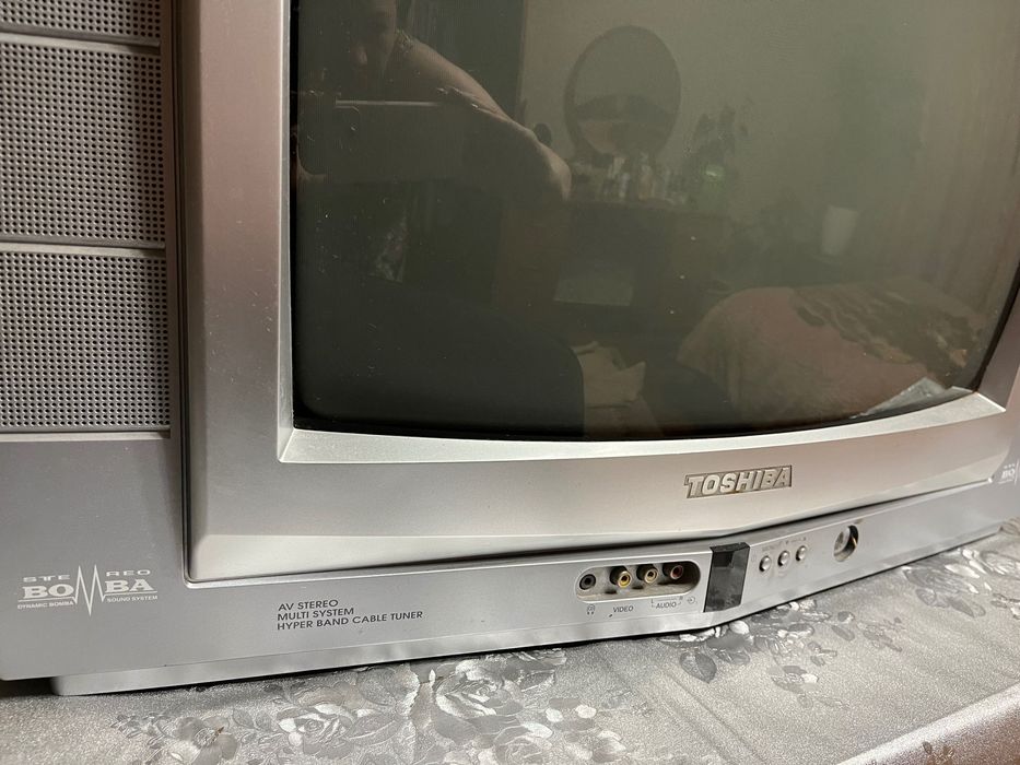 Телевізор Toshiba bomba