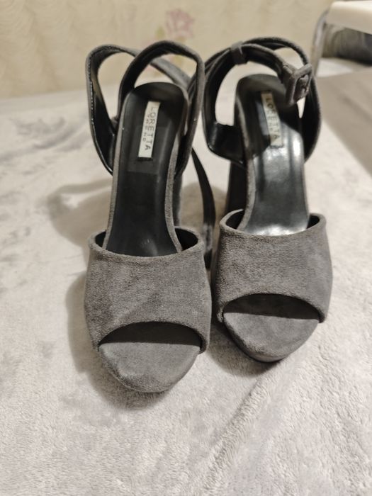 Замшеві босоніжки