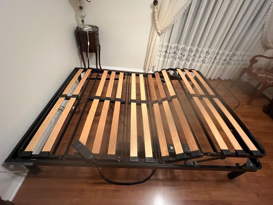 Estrado articulado elétrico