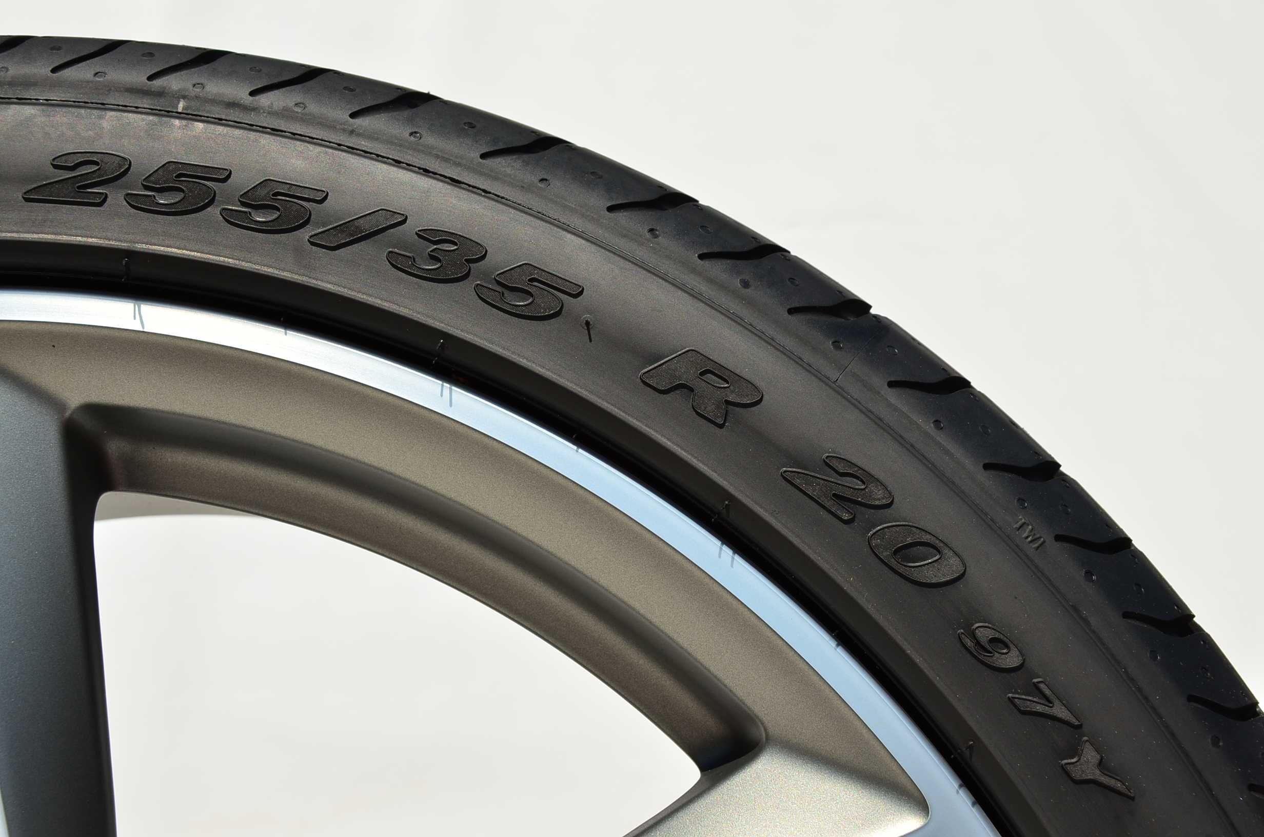 NOWE Pirelli 
P ZERO PZ3 XL FR AO
255/35R20 97Y dot2024