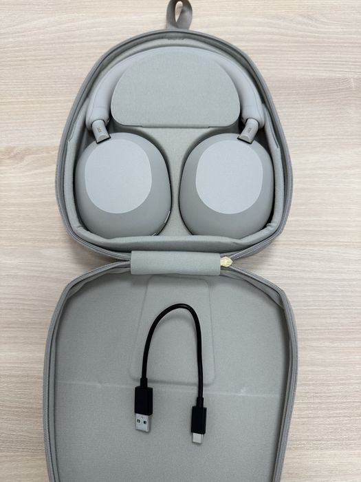 Auscultadores com cancelamento de ruído sem fios WH-1000XM5