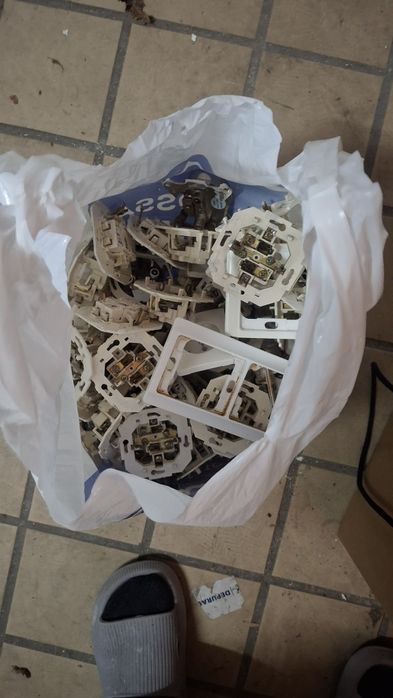 Tomadas e interruptores Legrand