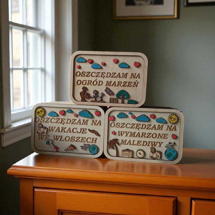 Drewniana Grawerowana Skarbonka Wykreślanka z Celem Oszczędzania