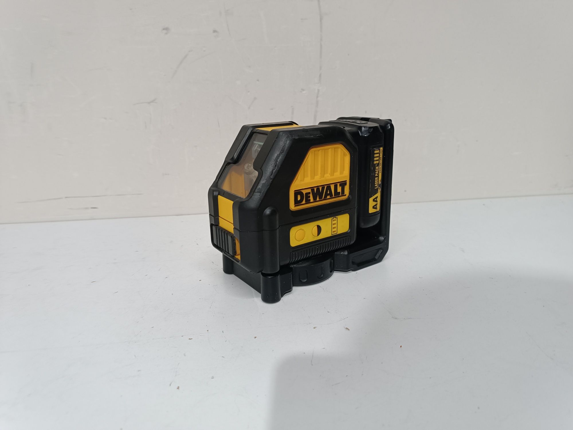 Лазер DeWalt DCE 088R Деволт лазерний нивілір