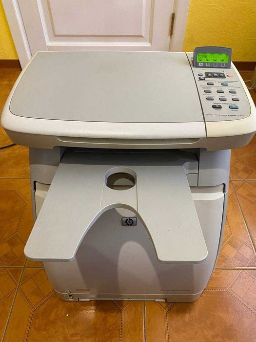Кольоровий лазерний  HP COLOR LaserJet CM1015 MFP з картриджами
