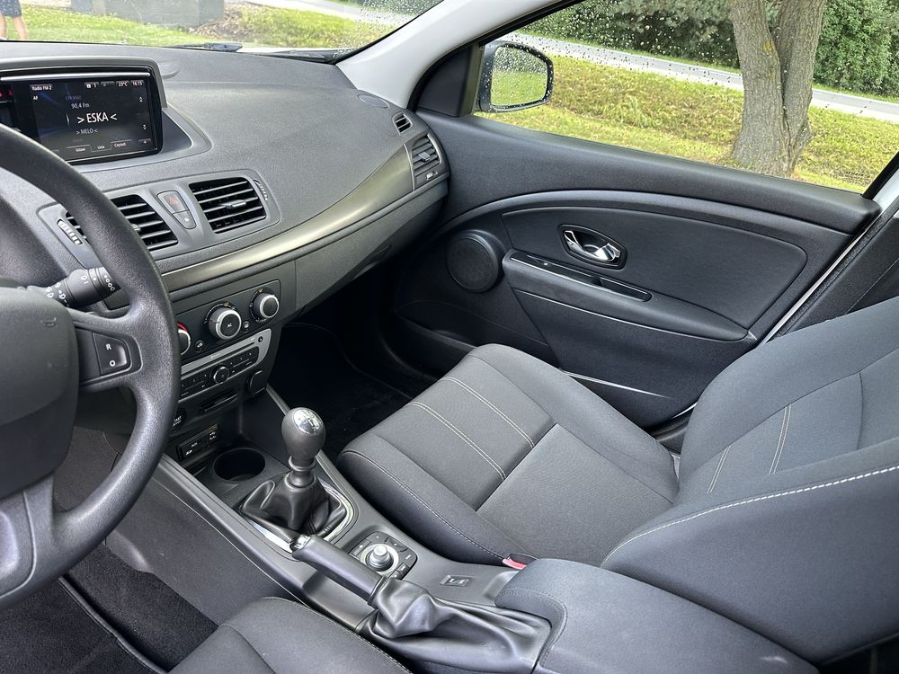 Renault megane kombi benzyna 2015 stan bdb navi klima ledy tempomat