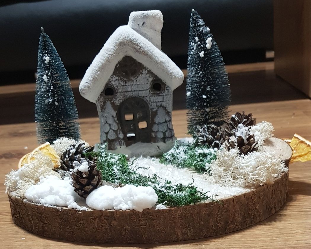 Ozdoba zimow-świąteczna na plastrze drewna