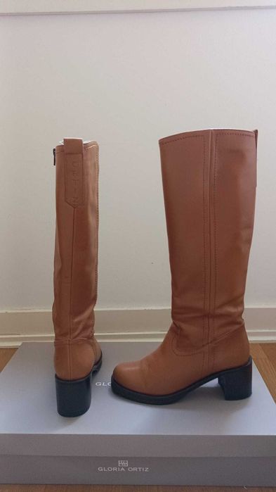 Botas de cano alto em pele  Garcia Ortiz tamanho 40