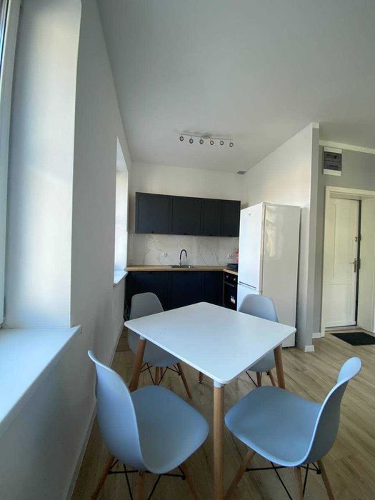 Wynajmę mieszkanie 37m2, 2300zł plus opłaty, Sieradz, ul.Rynek 8