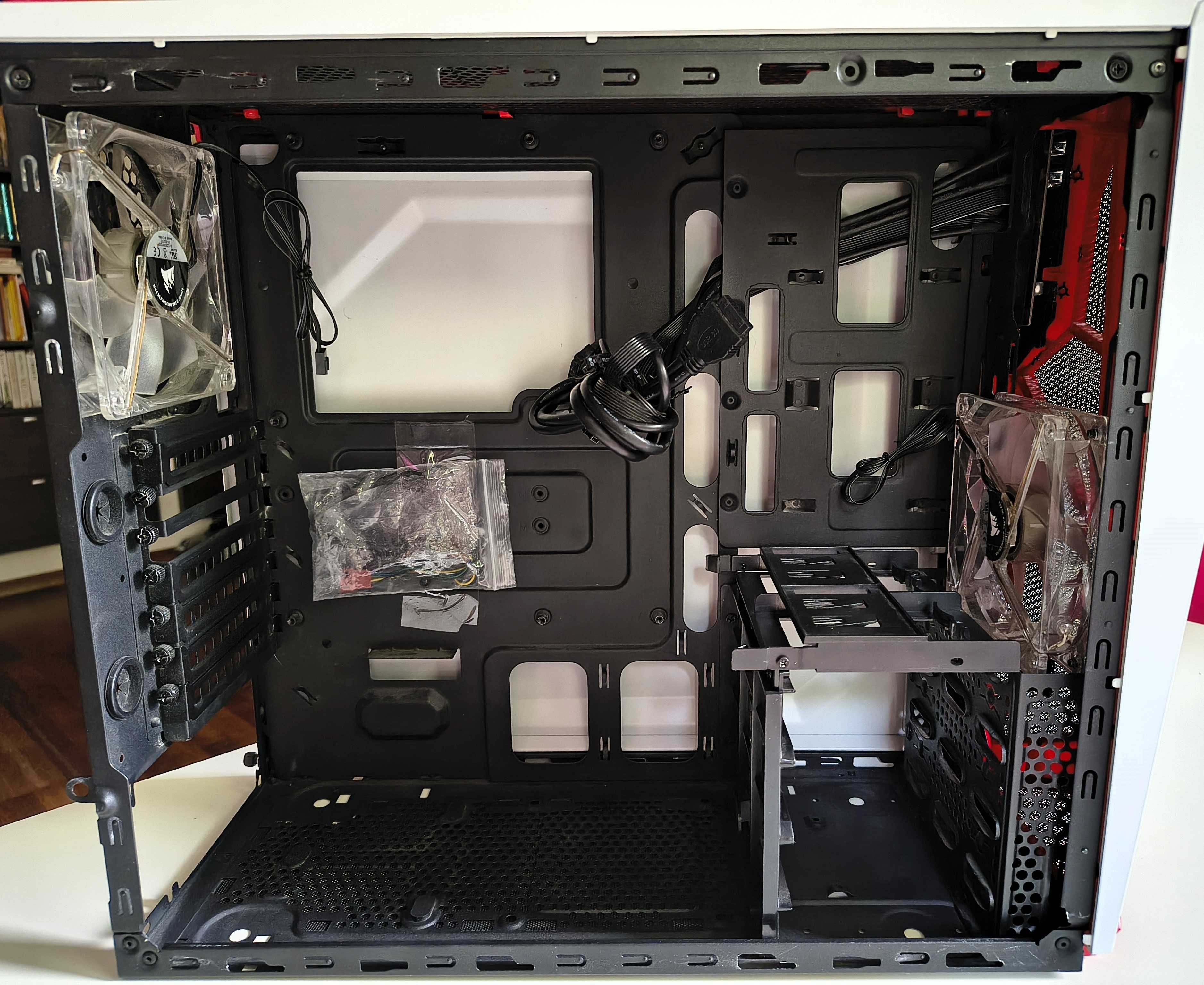 Obudowa Corsair Carbide SPEC-ALPHA Mid-Tower – biała z czerwonym