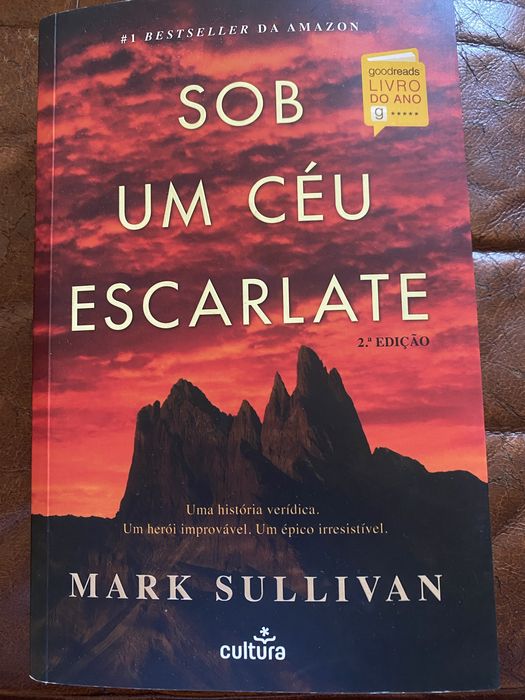 Livro Sob Um Ceu Escarlate - Mark Sullivan