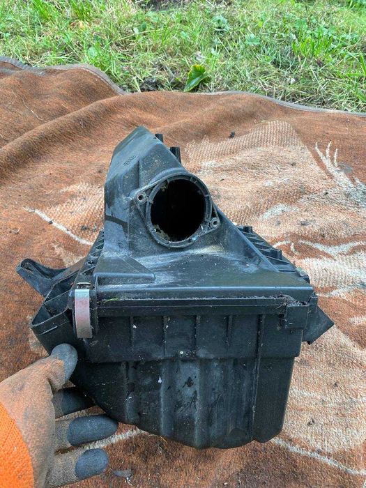 Корпус повітряного фільтра воздушного Audi A4 1.9TDI Ауді Авторозборка