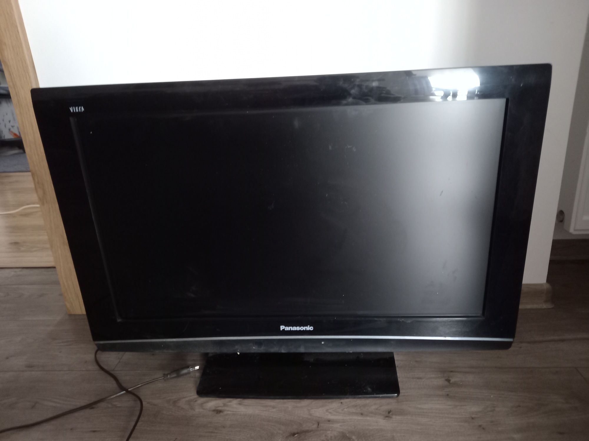 Telewizor LCD 32  cali hdmi