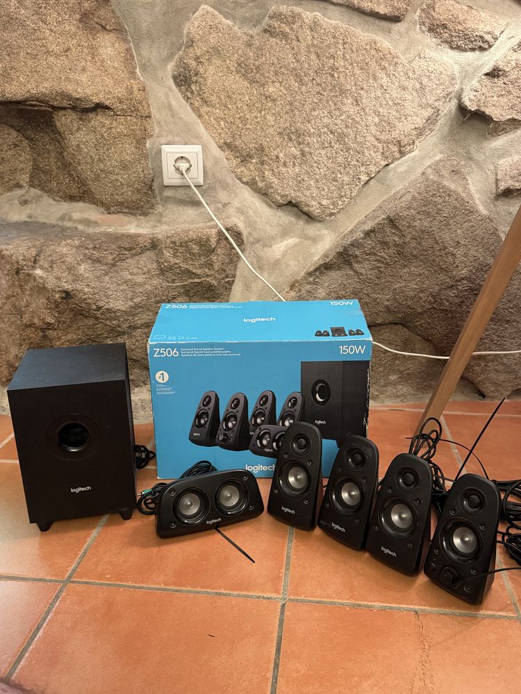 Colunas Logitech Z506 5.1