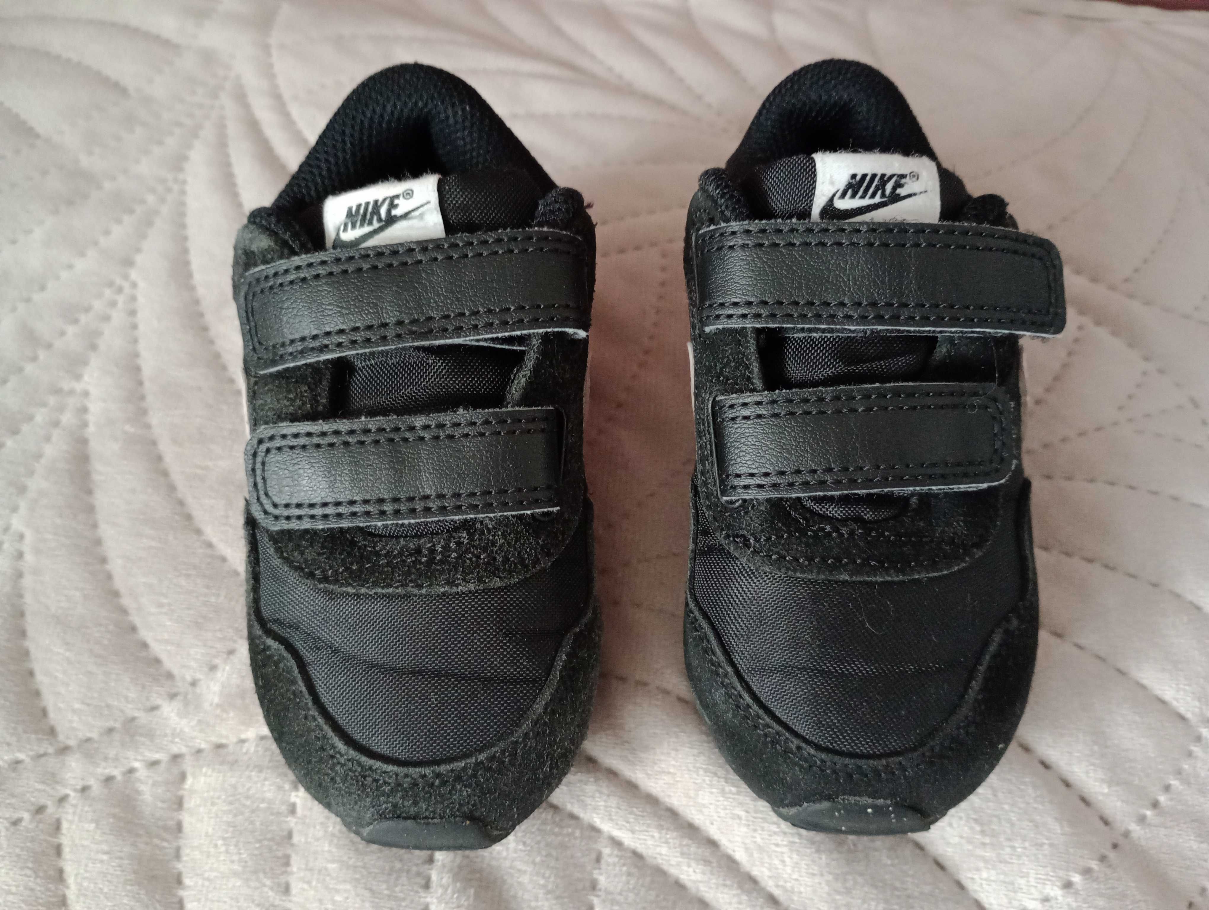 Buty sportowe chłopięce 22 Nike wkładka 14cm buty na rzepy