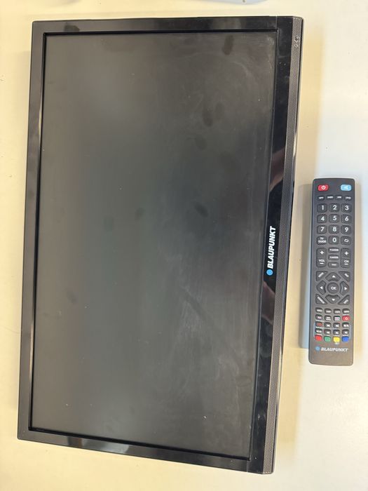 Telewizor Blaupunkt z DVD, dekoder DVB-T2, uchwyt regulowany