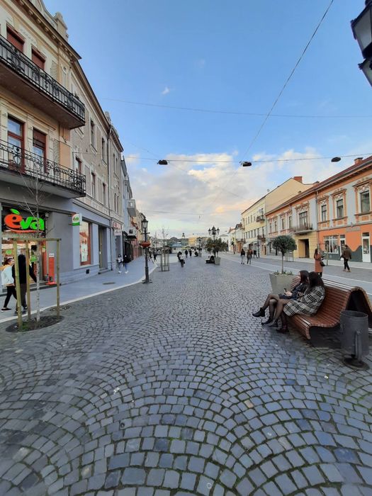 Продається  кв-ра у Ноаобудрві у Центр частині міста