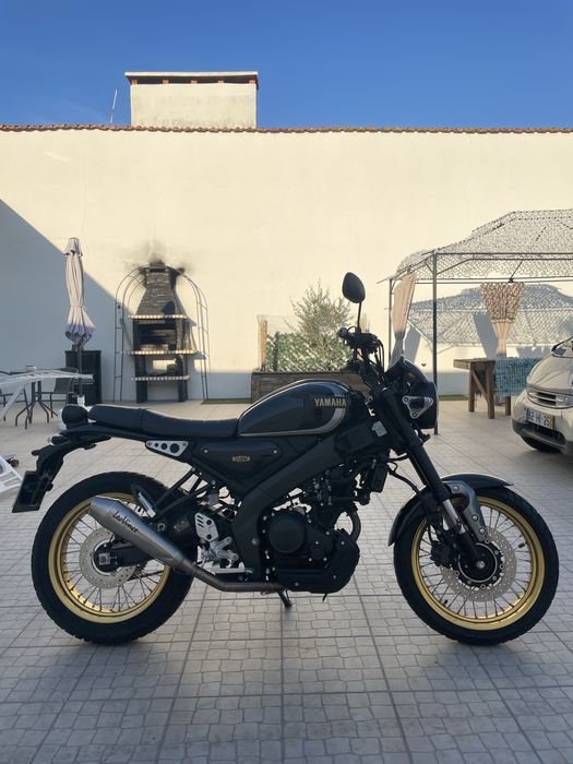 Yamaha XSR 125 Legacy  .