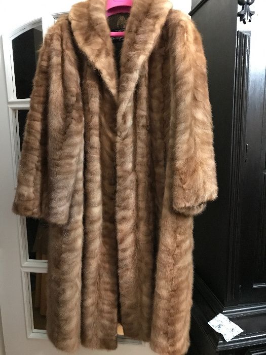 TROCO.. por Vison curto...XL ou mala Louis Vuitton original Vendo..