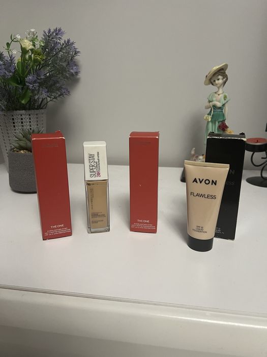 Тональна основа Maybelline Oriflame Avon
