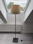 Lampa IKEA Hemma stojąca wysoka