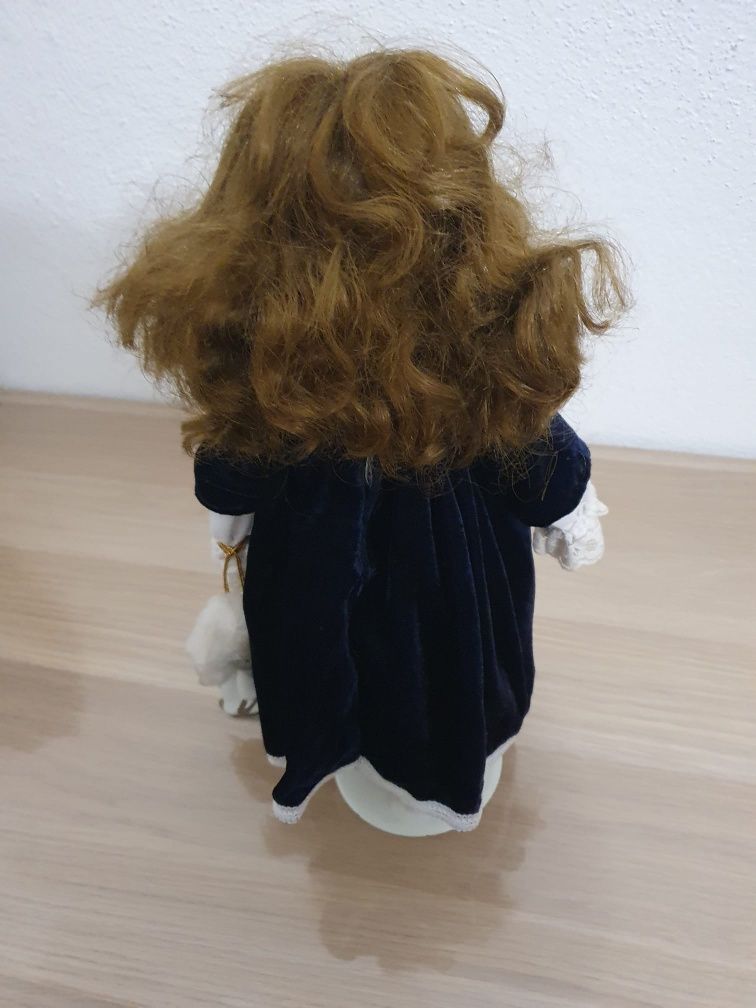 Boneca de porcelana