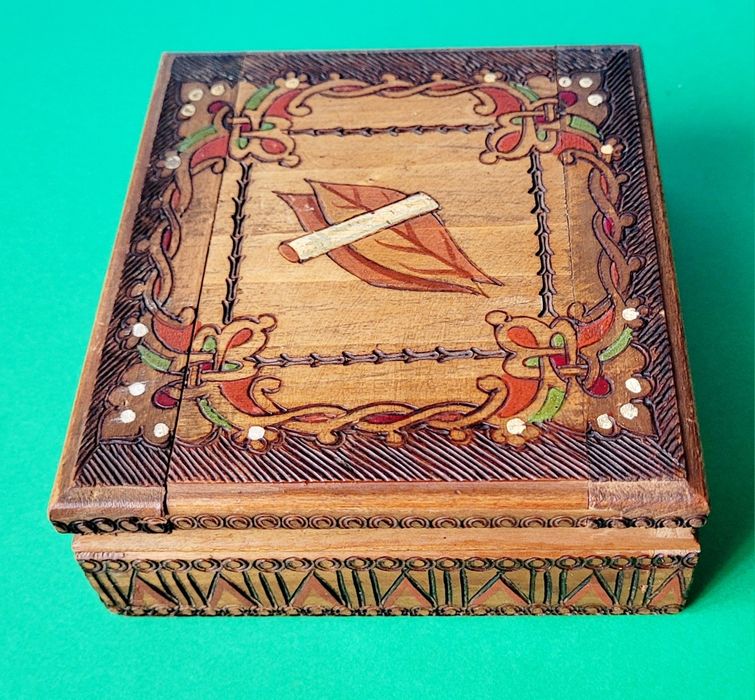 Stara drewniana papierośnica na 30 szt. papierosów lata 60-70-te XX w!