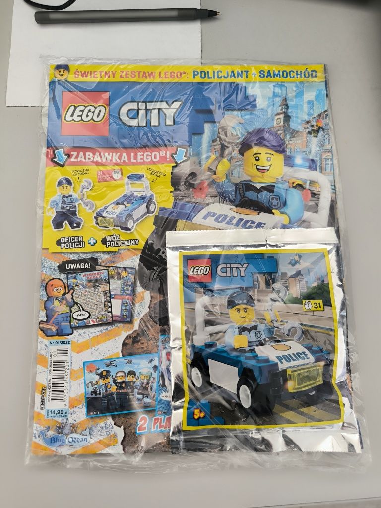 Gazetka Lego City 01/2022 nowa, zafoliowana. Oficer +wóz policyjny.