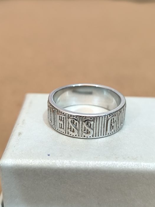 Anel de homem da Guess em aço inoxidável