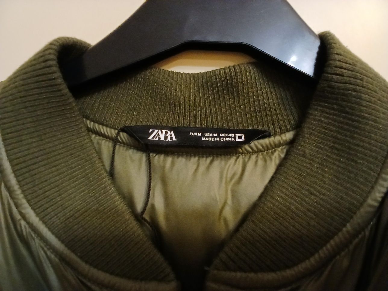 Куртка чоловіча тепла+дуже легка Zara. Придбана у Німеччині. Розмір 48