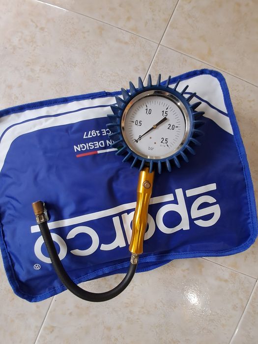 Medidor pressão pneus