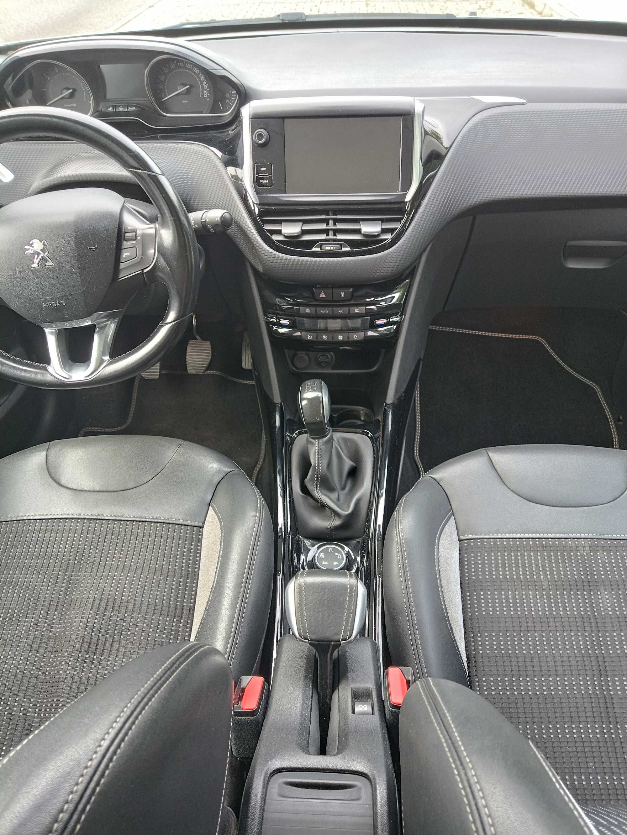 Peugeot 2008 1.2 puretech 110 KM