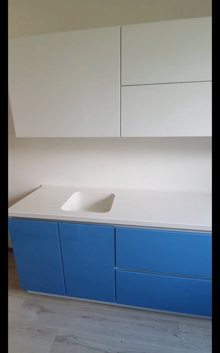 Кухня Blum МДФ глянец.Мебель для кухни 2,7метра.Столешница камень.