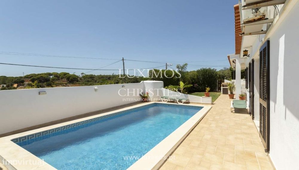 Moradia térrea, com piscina, Almancil, Algarve