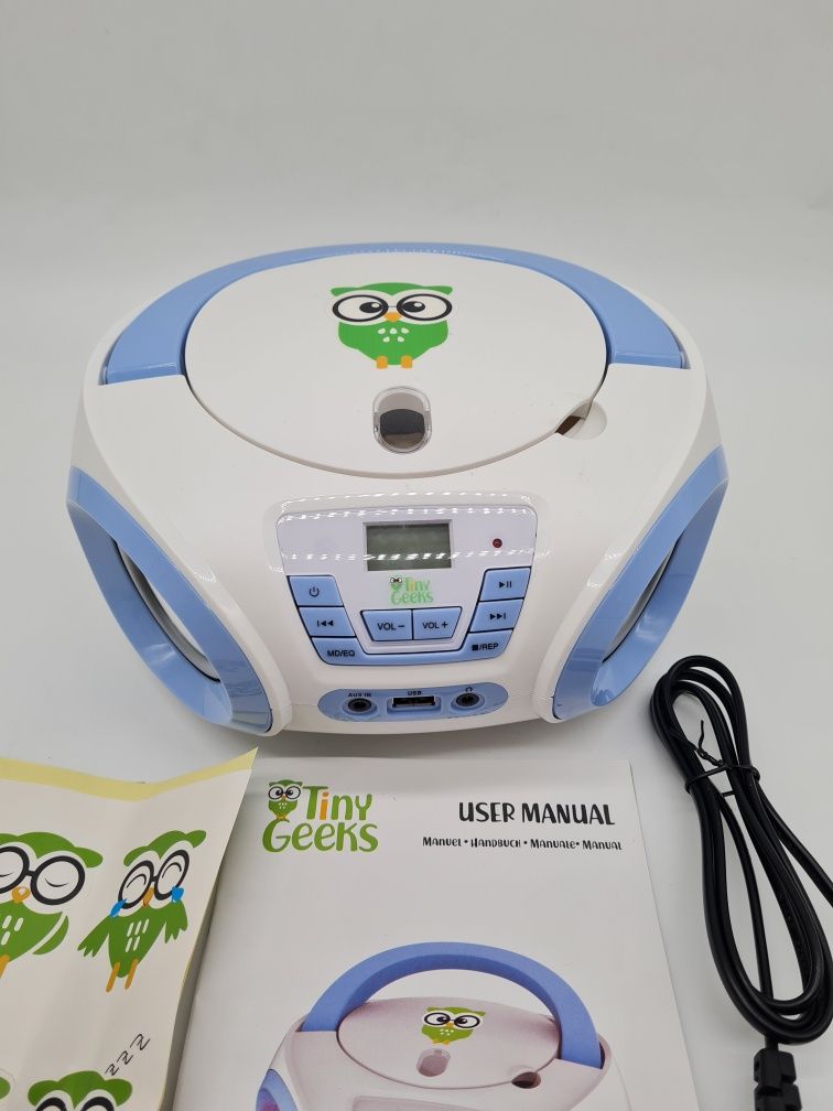 Tiny Geeks Odtwarzacz CD z portem USB  wejściem audio i radio FM