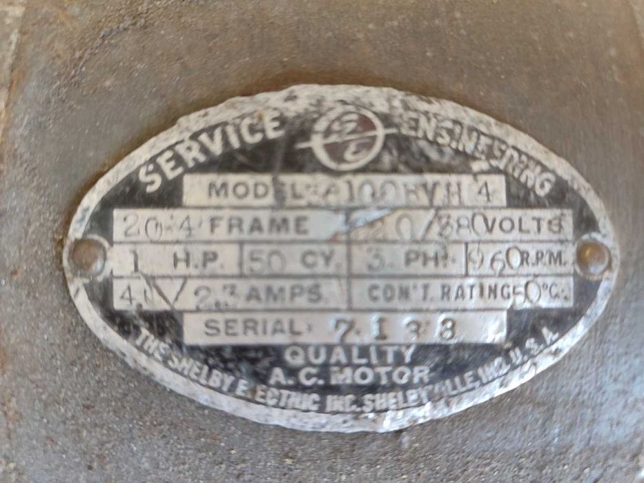 Motor Elétrico Antigo com Polia