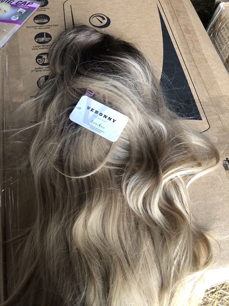 Peruka syntetyczna vebonny blond ombre