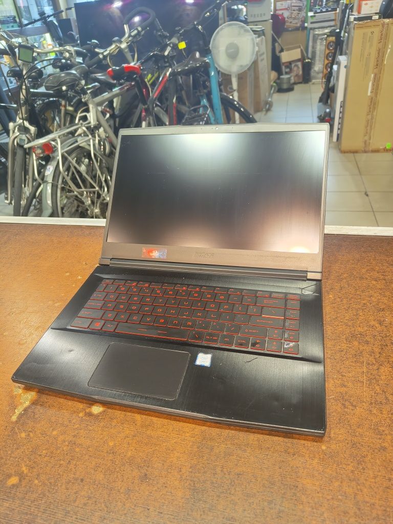Laptop gamingowy MSi MS-16R3 i5 16/256SSD GTX1050