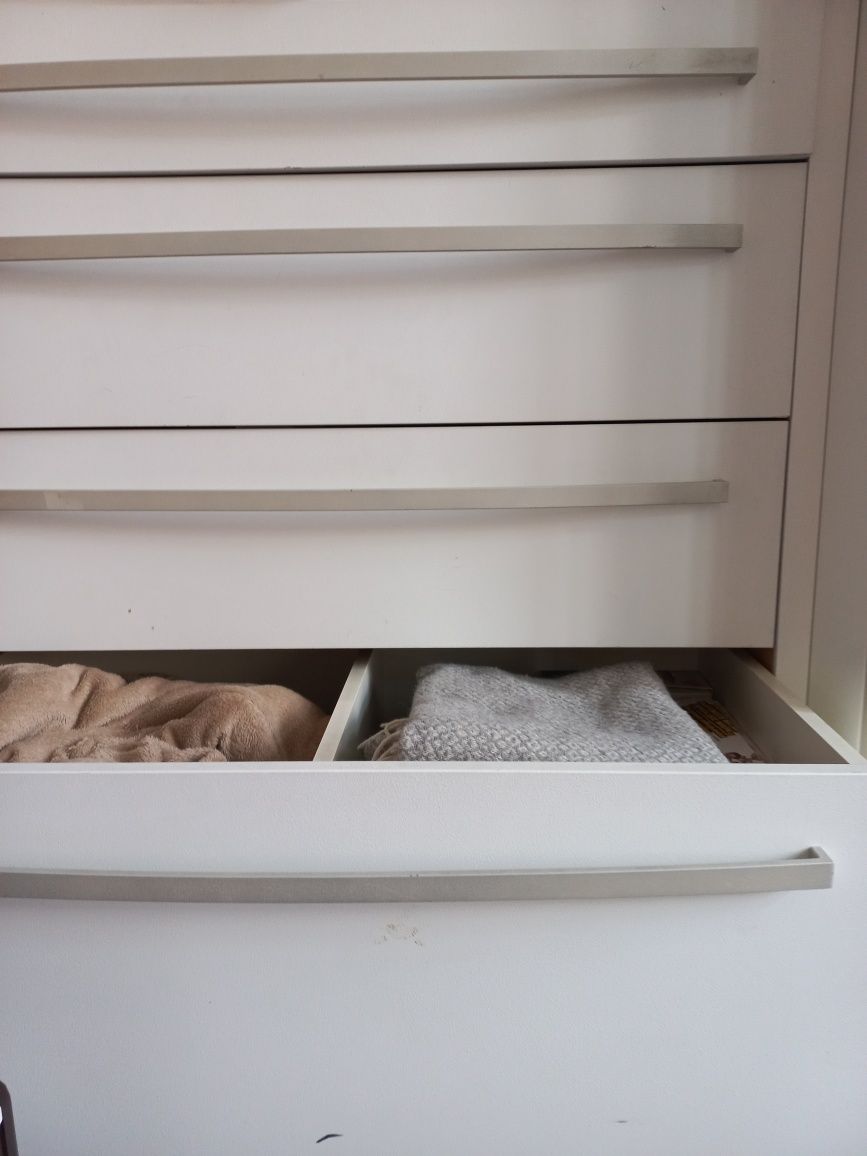 Komoda ikea wysoka i pojemna